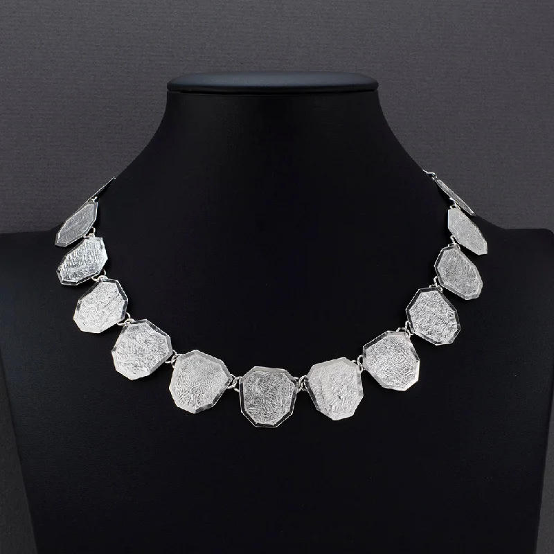 Small gem necklaces-Reticulated Silver Statement Necklace