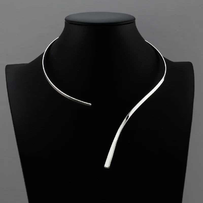 Sleek name necklaces-Sterling Silver Open Front Choker Necklace