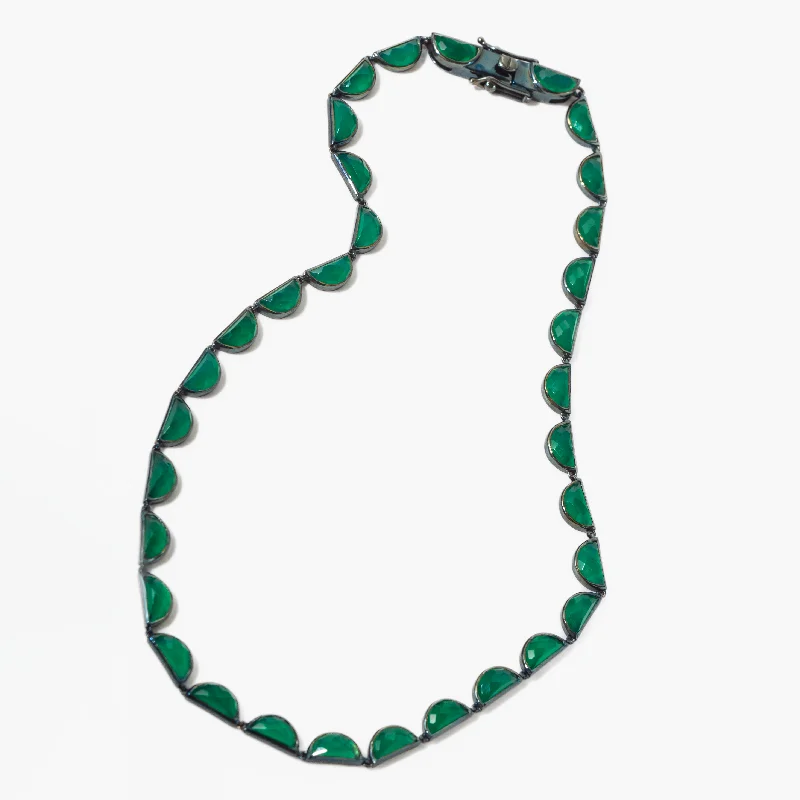 Fog glass necklaces-Green Onyx Large Scallop Rivière Necklace