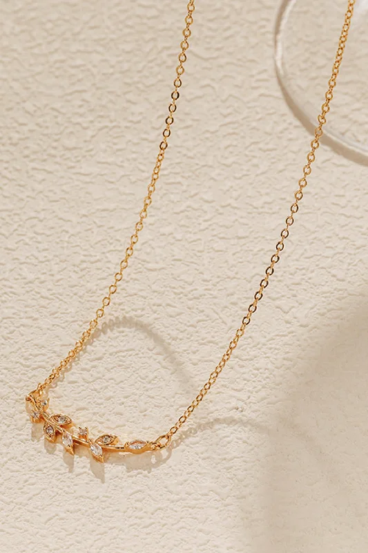 Braided knot necklaces-Leaf Pendant Zircon Necklace