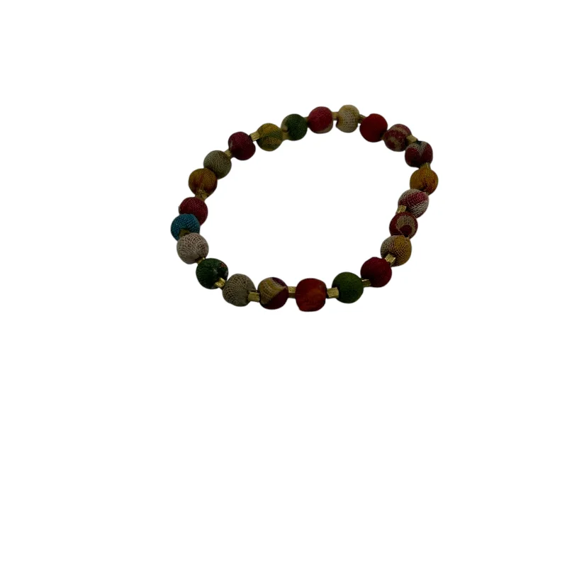 Snap clasp bracelets-Bracelet Beaded By Clothes Mentor In Green & Red